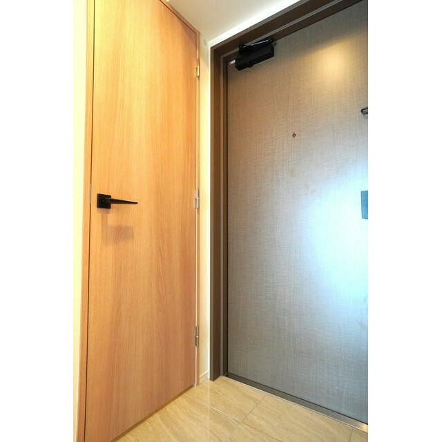 玄関　※写真は同タイプ住戸です。