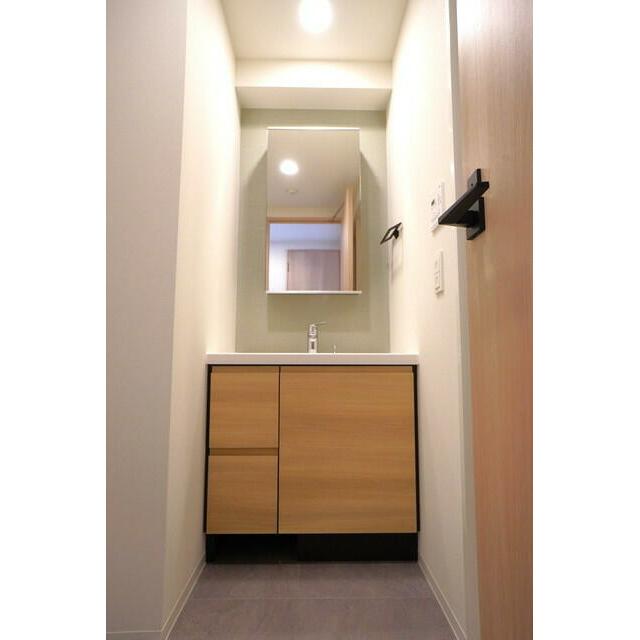 洗面設備　※写真は同タイプ住戸です。