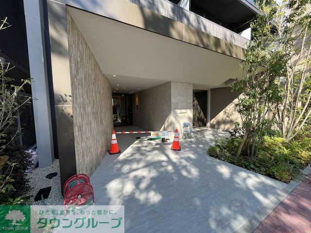 エントランス　駐車場