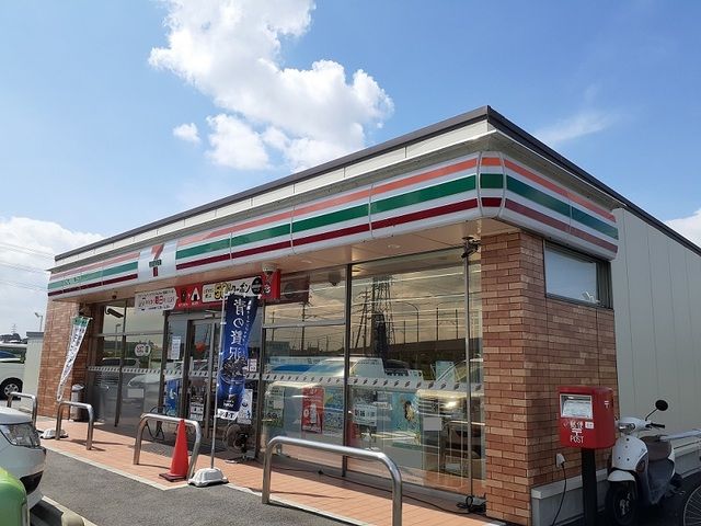 コンビニ　セブンイレブン（コンビニ）まで1600m