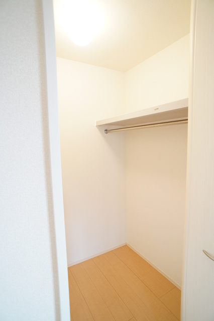 収納　参考写真（同建物反転タイプ別部屋のものです）