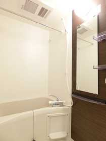 バス・シャワールーム　【白基調のきれいな内装♪】安心セキュリティ完備おすすめ！