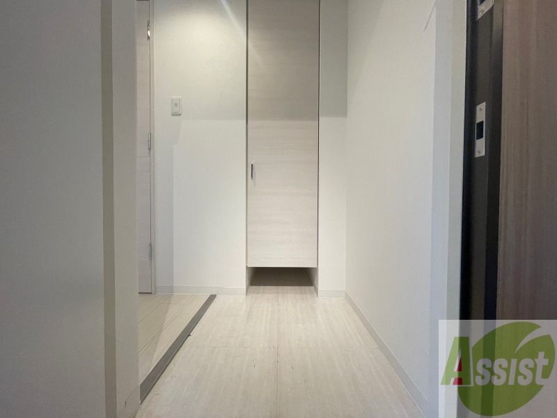 玄関　玄関の様子です。明るい印象ですね。気分もあがりそう。