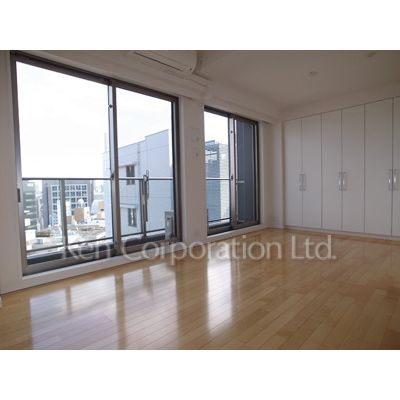 居室・リビング　同タイプ13階のお部屋を撮影。仕様が異なることがあります。