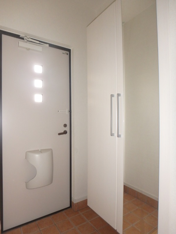 玄関　図面と現状に相違がある場合には現状を優先