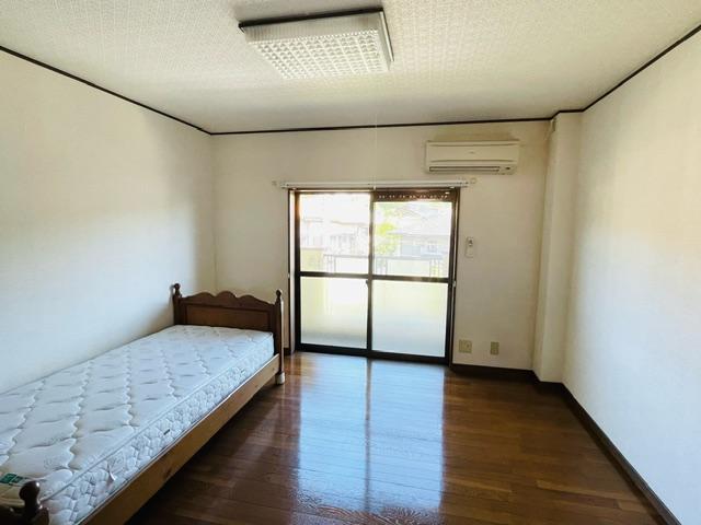 クロワッサンIIの居間写真