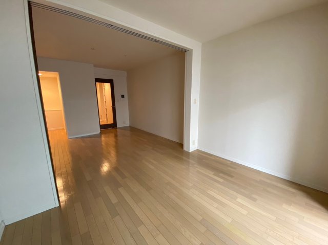 居室・リビング　別室参考画像です。