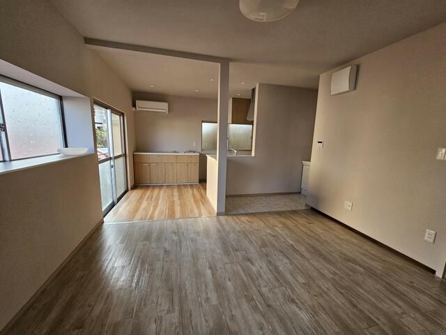 羽黒台貸家の居間写真