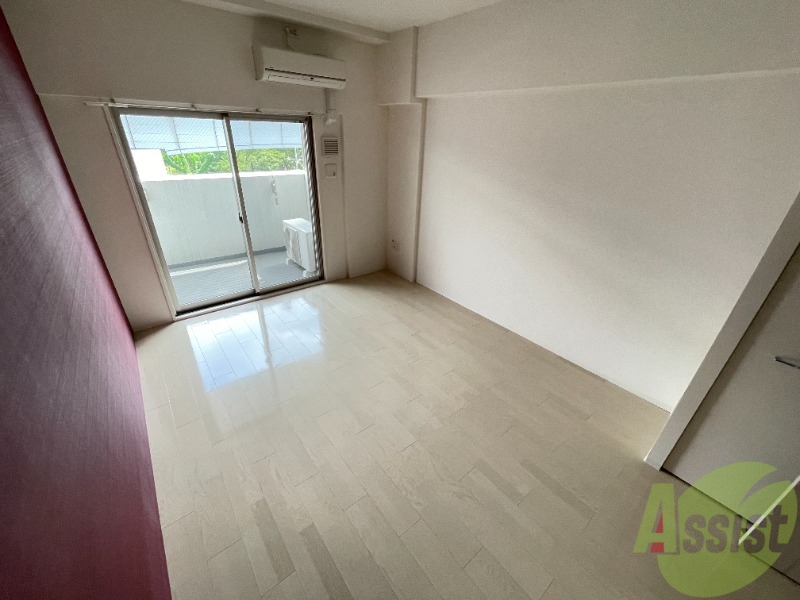 居室・リビング　日当たりも良くいて明るい部屋です！