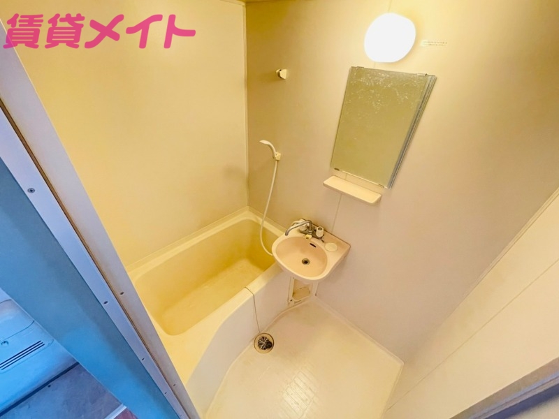 バス・シャワールーム　別部屋参考写真です