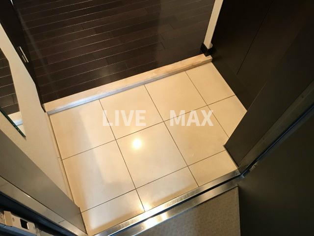 玄関　※別部屋のお写真になります