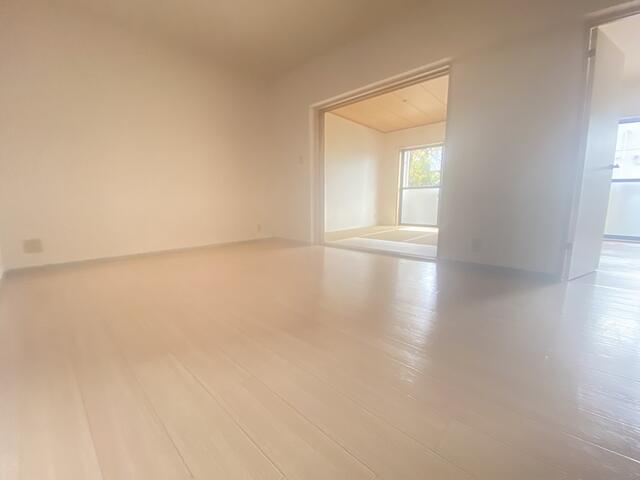 居室・リビング　※別部屋参考写真