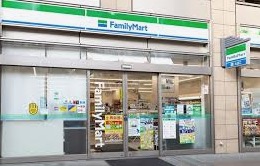 コンビニ　ファミリーマート 港区白金プラザ店（コンビニ）まで489m