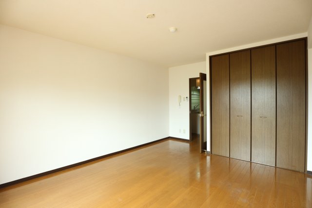 居室・リビング　※別のお部屋の写真となります。現況優先です。