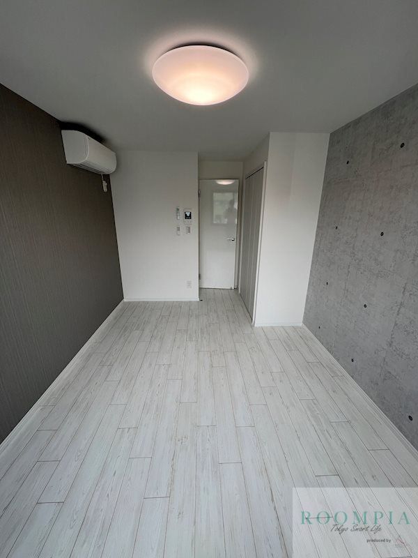 居室・リビング　エントランス