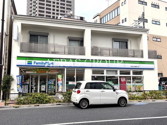 コンビニ　ファミリーマート 石神井公園駅南口店（コンビニ）まで281m
