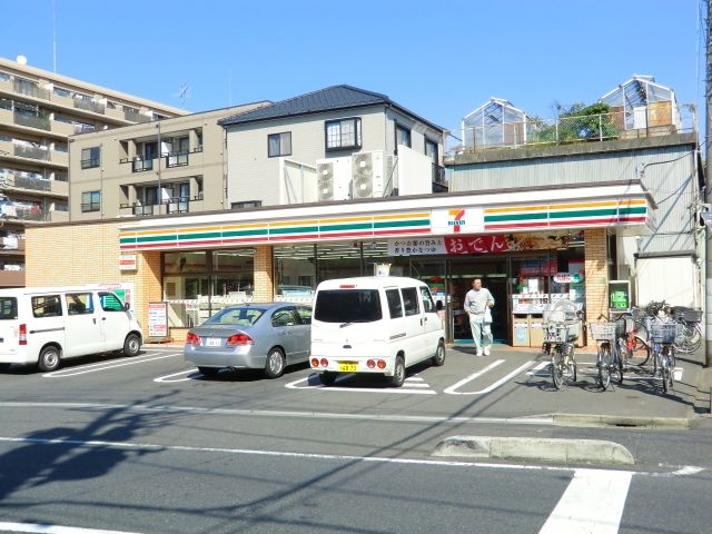 コンビニ　セブンイレブン（コンビニ）まで50m