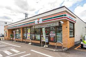 コンビニ　セブンイレブン南7条店（コンビニ）まで202m