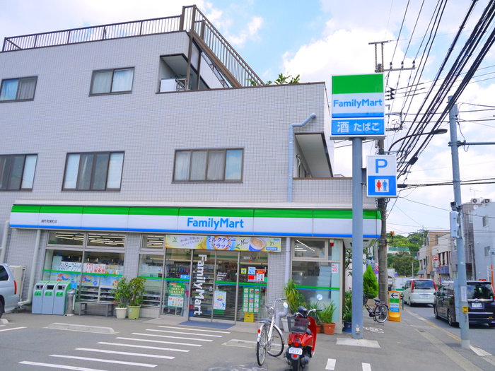 コンビニ　ファミリーマート（コンビニ）まで175m