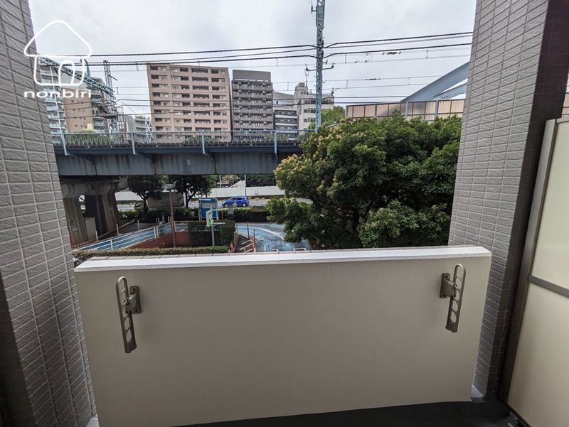 バルコニー　シンプルなバルコニーです