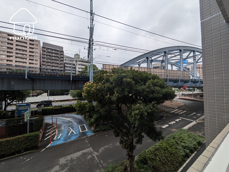 眺望　目の前が道路ですので圧迫感がありません