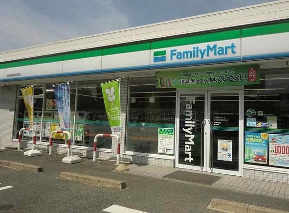 コンビニ　ファミリーマート 岐阜各務野高校前店（コンビニ）まで704m
