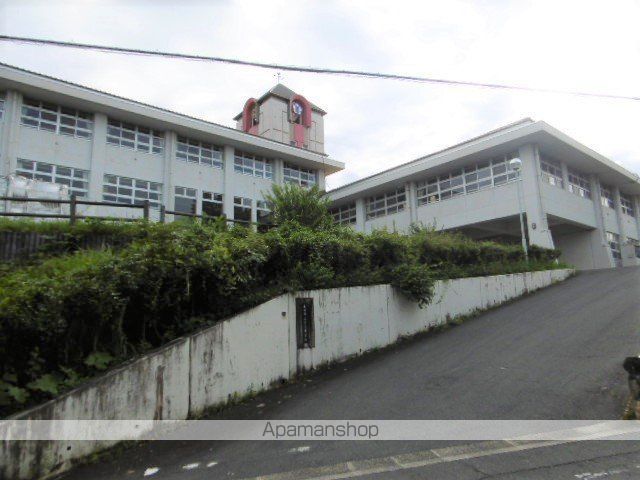 中学校　西陵中学校（中学校）まで322m