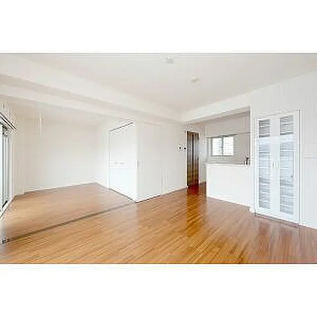 居室・リビング　広々リビングでゆっくりお過ごしください