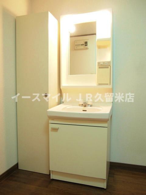 洗面設備　使いやすい独立洗面台です