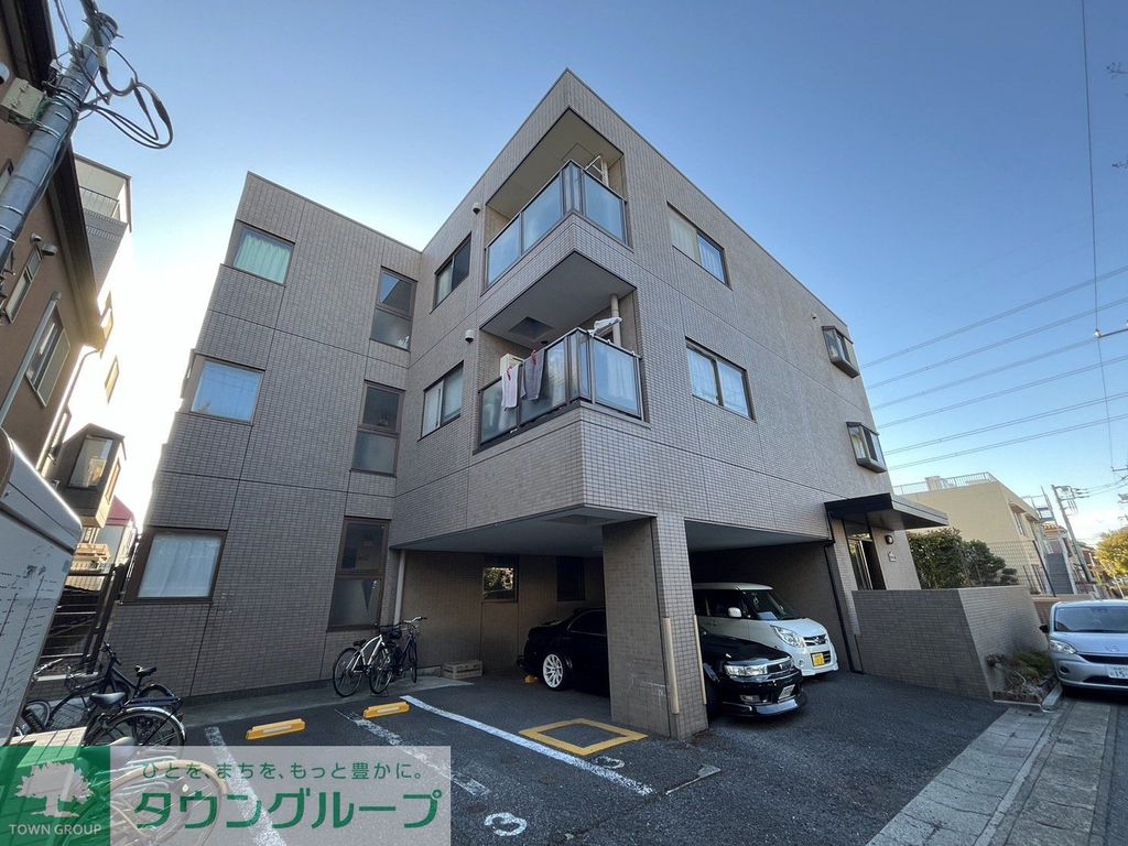 建物外観　駐車場