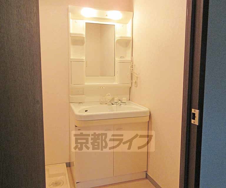 洗面設備　独立洗面台です。