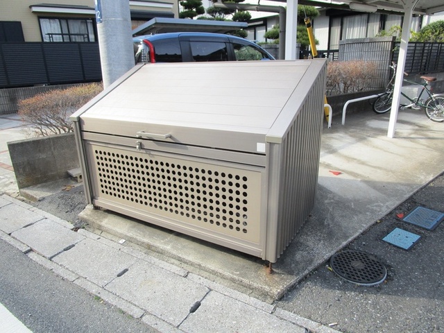 その他共有部分　入居者様専用ゴミストッカーです