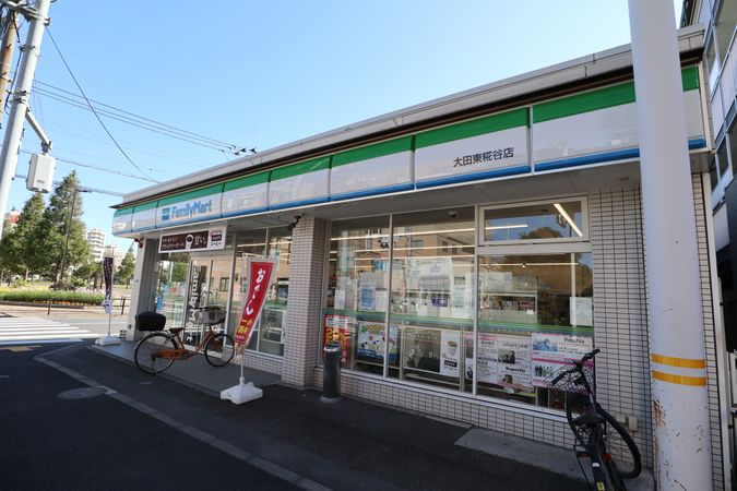 コンビニ　ファミリーマート 大田東糀谷店（コンビニ）まで222m