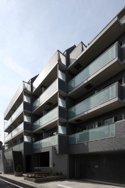 建物外観　５階建ての賃貸マンション