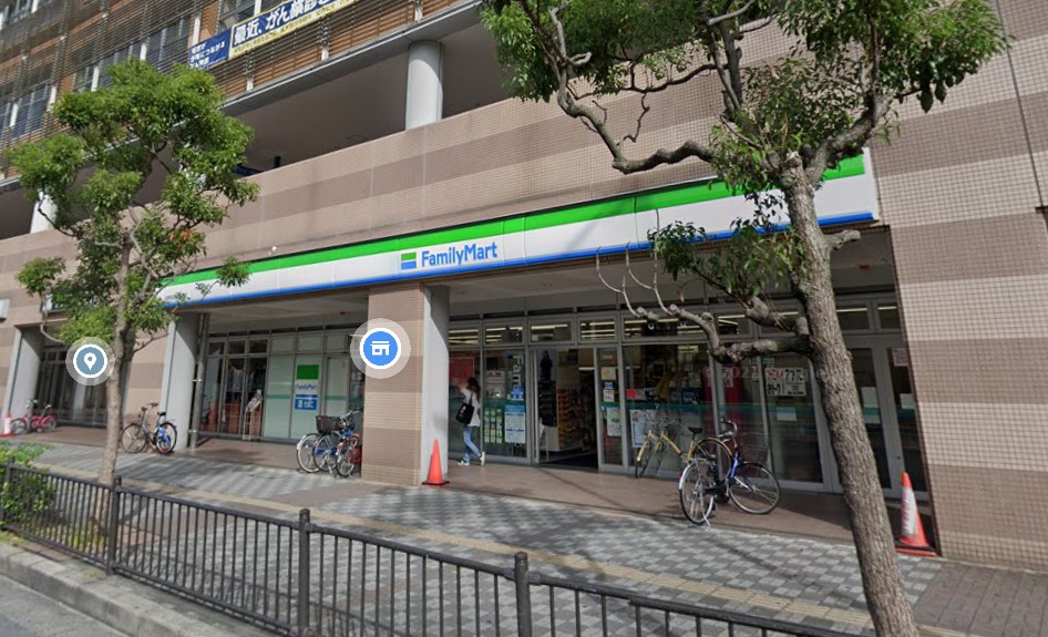 コンビニ　ファミリーマート 近鉄若江岩田駅前店（コンビニ）まで222m