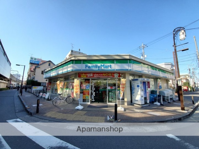 コンビニ　ファミリーマート（コンビニ）まで883m