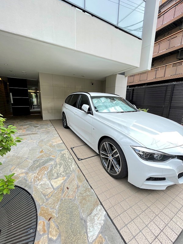 駐車場　駐車場があるので、車を買う予定の方も安心です
