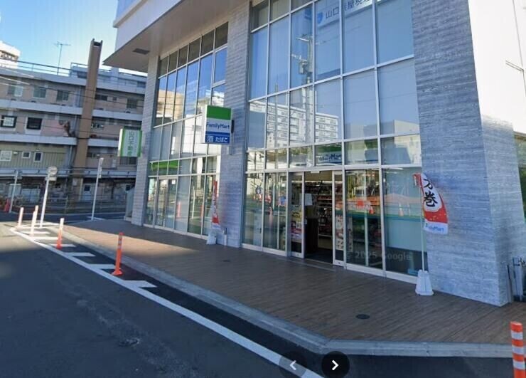 コンビニ　ファミリーマート 日野豊田駅南口店（コンビニ）まで110m