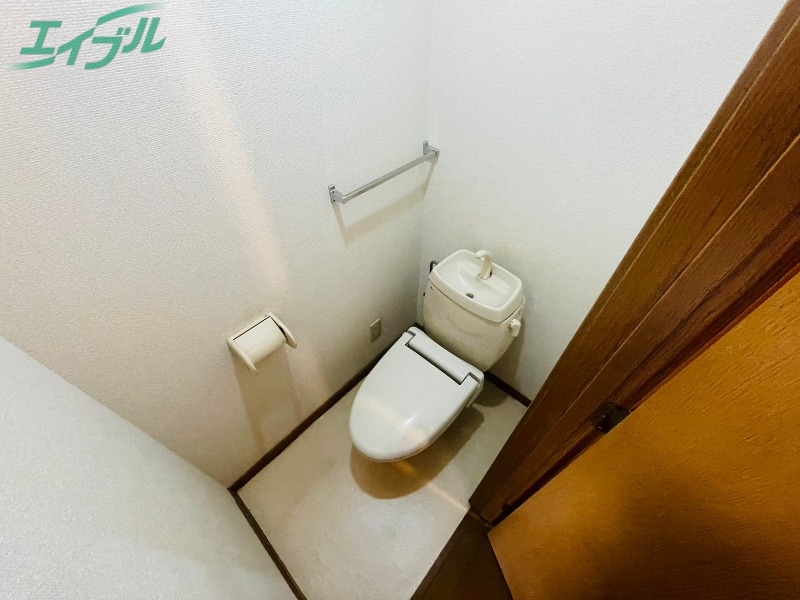トイレ　同型参考写真