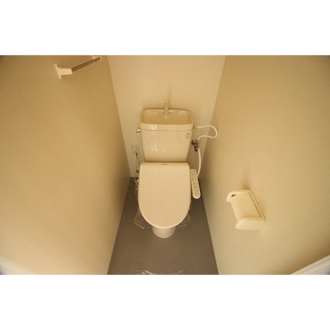 トイレ　※写真は別部屋です
