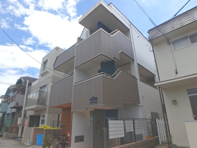 建物外観　外観は落ち着いています