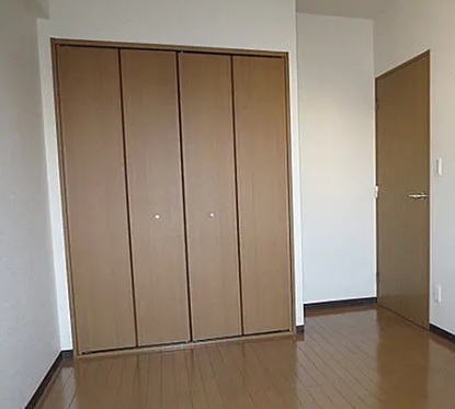 収納　リフォーム前の写真になります。