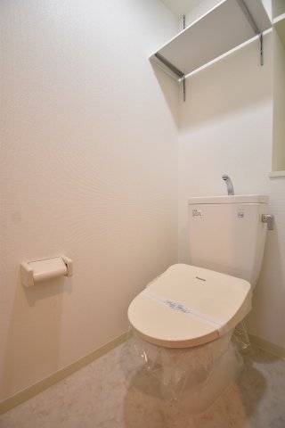 トイレ　温水洗浄便座付き