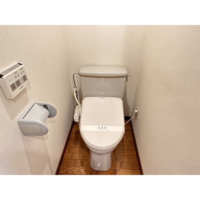 トイレ　同タイプの部屋の写真です