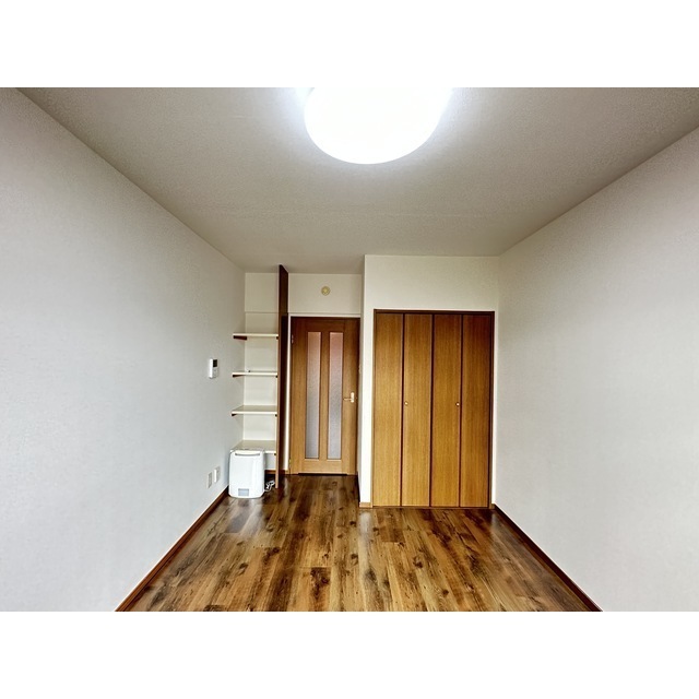 居室・リビング　同タイプの部屋の写真です