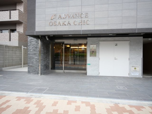 エントランス　落ち着いたエントランスです