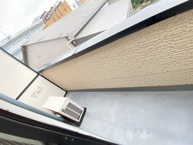 バルコニー　開放的で明るい空間を演出してくれるバルコニーです
