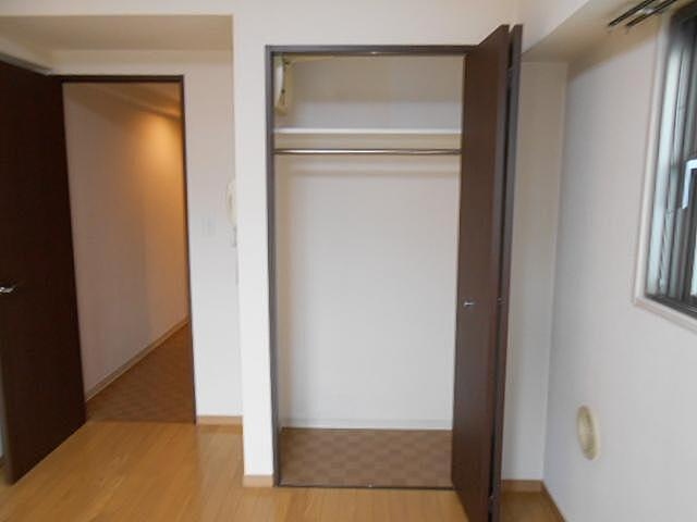 収納　（別タイプ参考写真）ラ・エテルノ赤羽台　北区赤羽台3