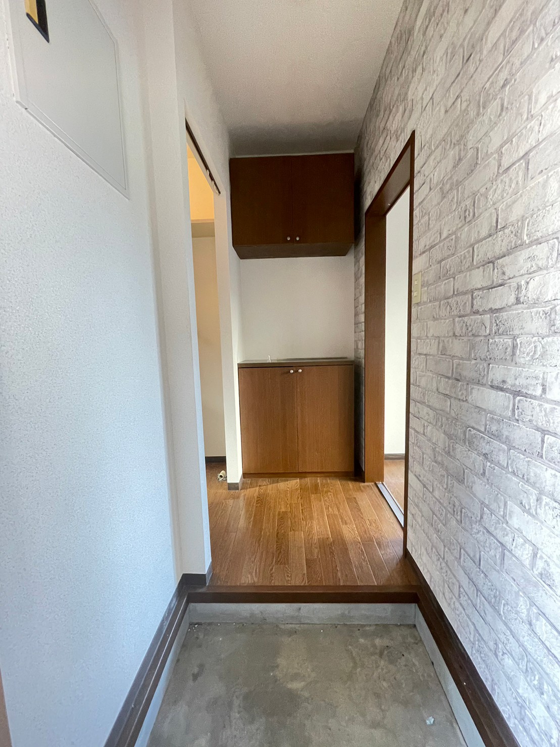 玄関　同建物別号室