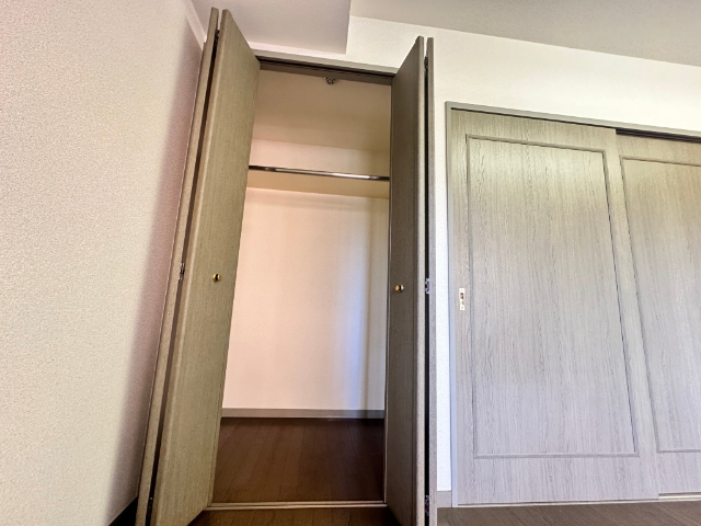 収納　服を置き場